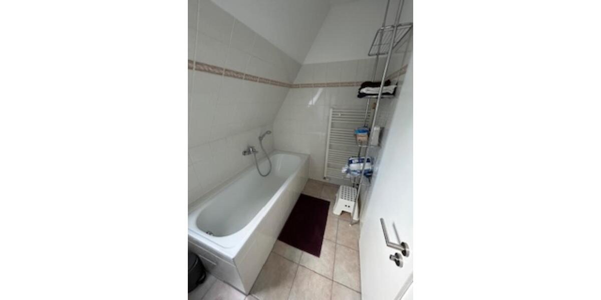 Dachgeschoßwohnung Berlin Neukölln - 2 Zimmer, 60 m&sup2;, 1.100&euro; | Angebot:25886952