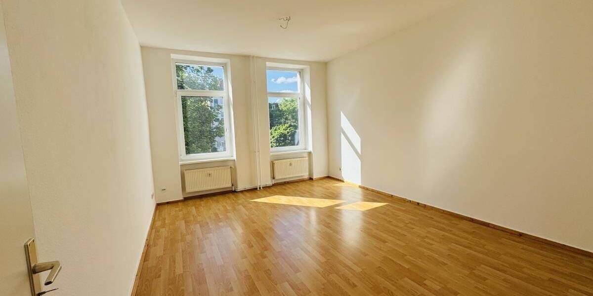 Bezugsfreie Altbauwohnung mit Balkon zum ruhigen Innenhof nahe S-Bhf Adlershof! 2 zimmer
