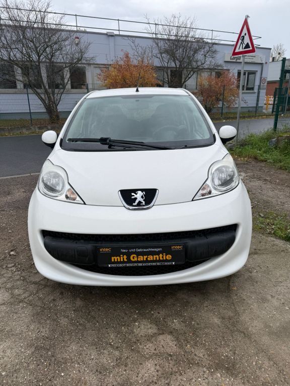 Peugeot 107 131.000 km 3.999 € Berlin 12309