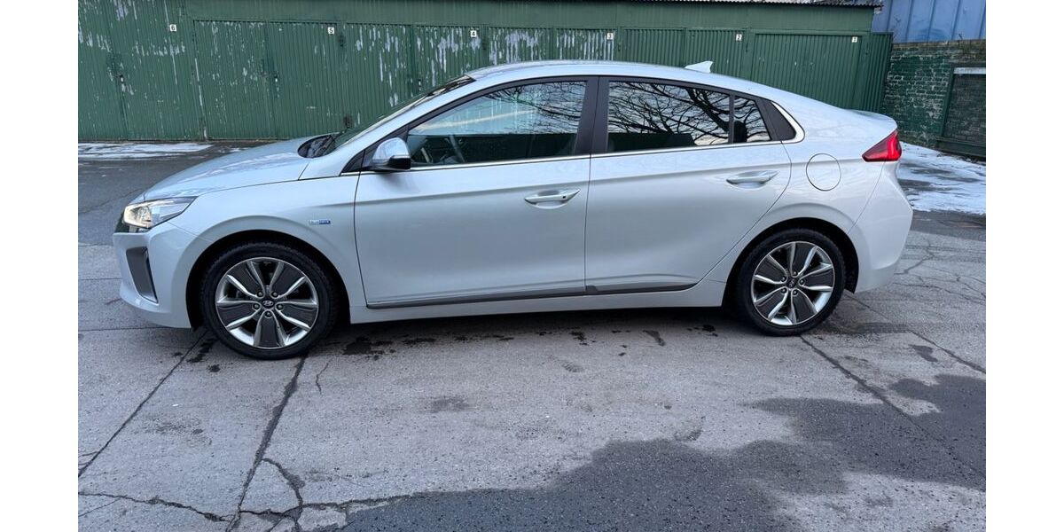 Hyundai IONIQ 29.090 km 12.900 &euro; Berlin 12101