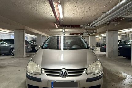 VW Golf 210.000 km 2.350 &euro; Potsdam 14469