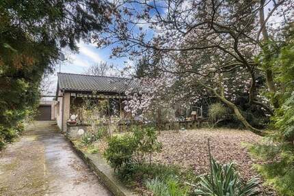 Einfamilienhaus und Garage auf großem Grundstück in Berlin-Karow 3 zimmer