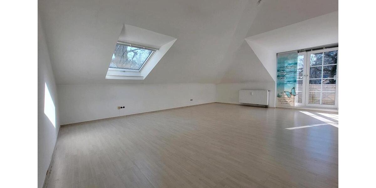 Dachgeschoßwohnung Glienicke/Nordbahn Nordbahn - 2 Zimmer, 90 m&sup2;, 1.600&euro; | Angebot:25841348