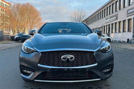 INFINITI Q30 60.000 km 18.990 &euro; Berlin 12055