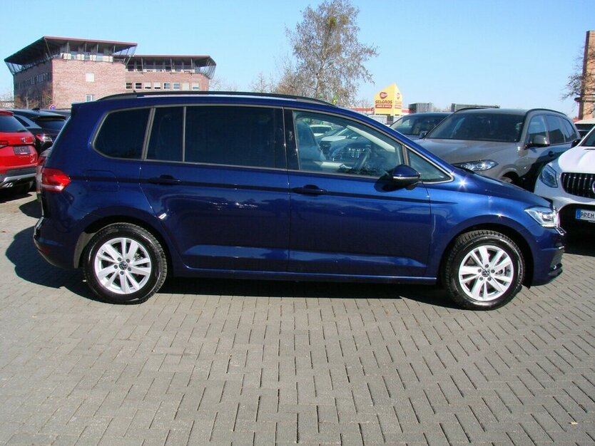 VW Touran 1.5TSI Comfortline 7-Sitzer ACC Standheizun 18.601 km 32.480 € Falkensee 14612
