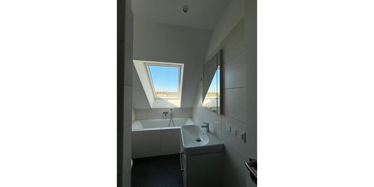 Dachgeschoßwohnung Berlin Rummelsburg - 2 Zimmer, 60 m&sup2;, 1.600&euro; | Angebot:26420895