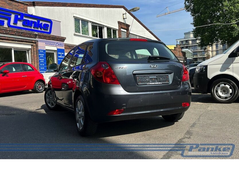 Kia Ceed 1.6 EX*SchiebeD*SHZ*Klima*Teilleder*PDC* 123.801 km 3.990 € Berlin 13187