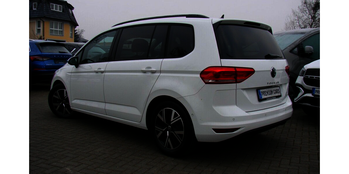 VW Touran 1,5 Comfortline ACC LED AHK 7Sitzer SHZ BMT 13.701 km 33.980 &euro; Falkensee 14612