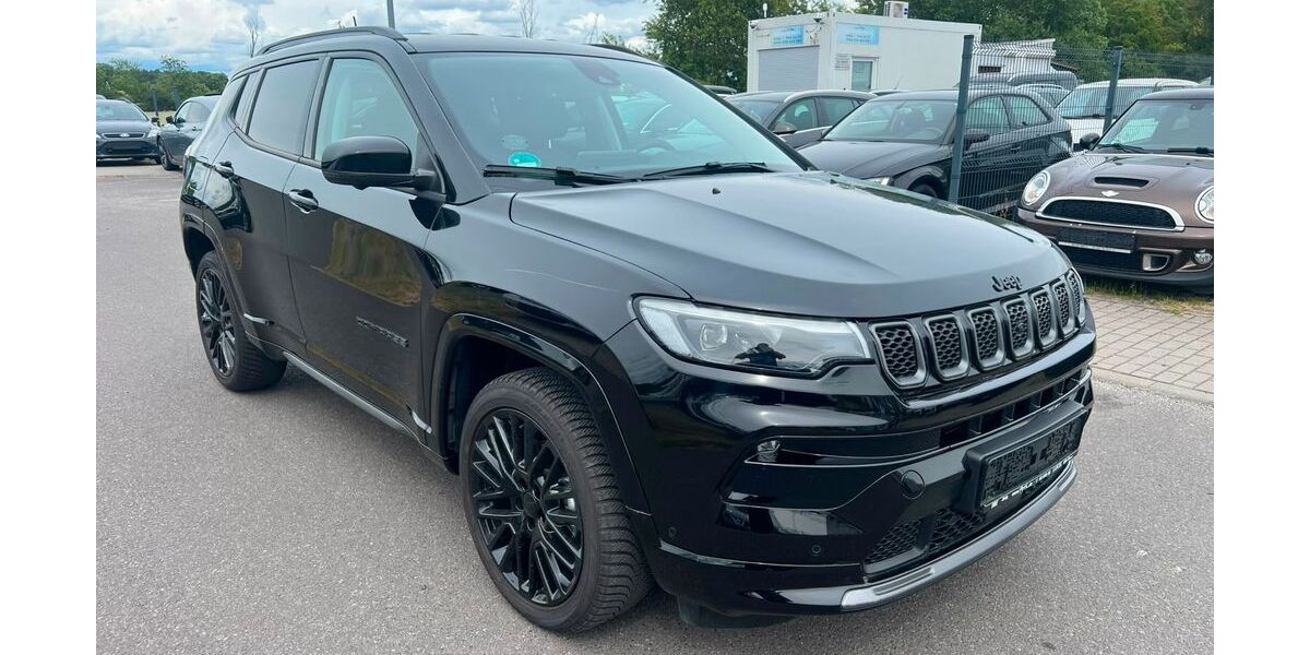 Jeep Compass 2.377 km 27.900 &euro; Wildau 15745