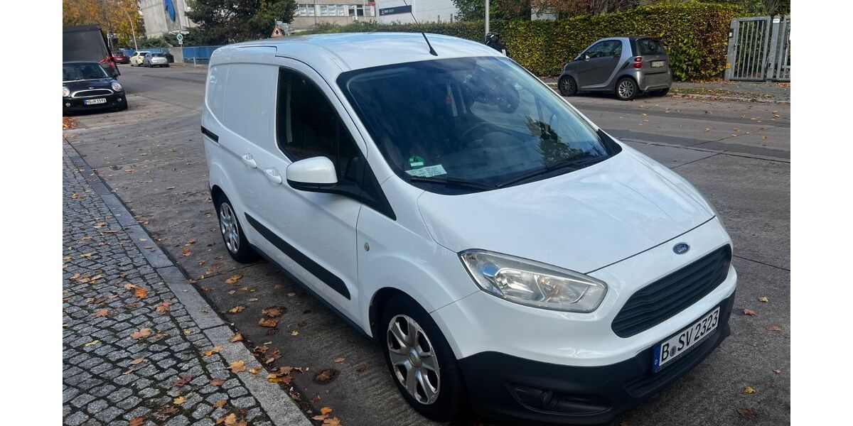 Ford Transit Courier 164.485 km 5.000 &euro; Berlin 13351