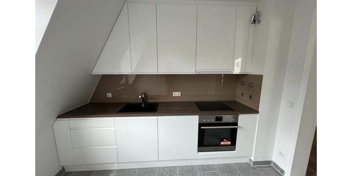 Dachgeschoßwohnung Berlin Steglitz-Zehlendorf - 2 Zimmer, 82 m&sup2;, 1.250&euro; | Angebot:24866514