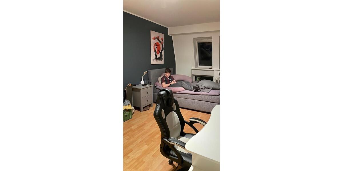 Dachgeschoßwohnung Berlin Steglitz-Zehlendorf - 3 Zimmer, 85 m&sup2;, 1.100&euro; | Angebot:26691829