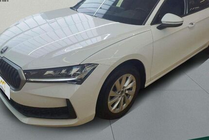 Skoda Superb 27.806 km 32.489 &euro; Berlin 13088