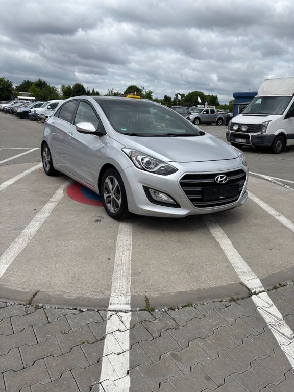 i30