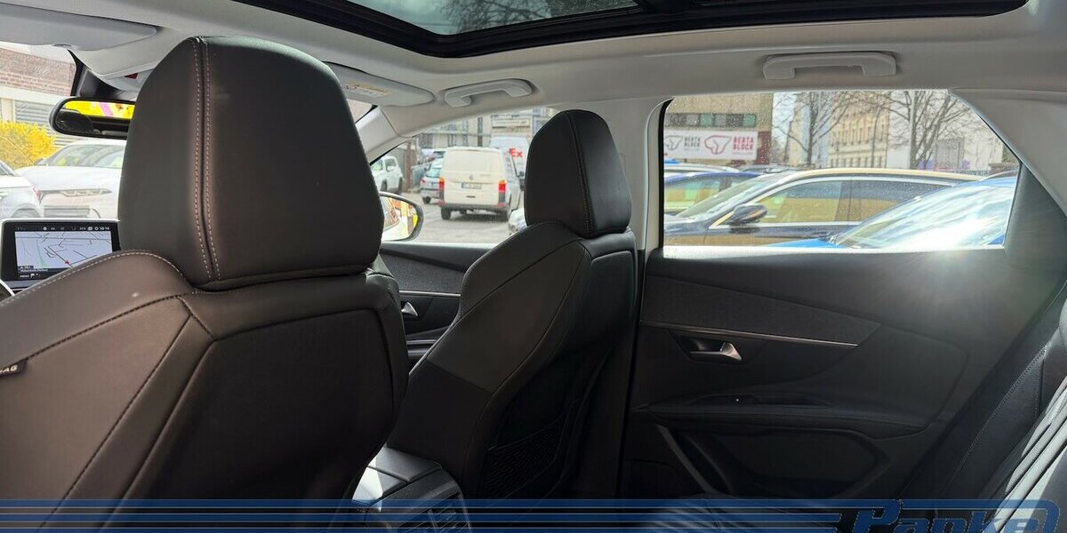 Peugeot 3008 Pano*F+R-Cam*Leder*Navi*Car-Play*E-Heck* 68.784 km 15.990 &euro; Berlin 13187