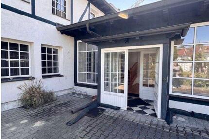 Haus Berlin Marzahn-Hellersdorf - 8 Zimmer, 209 m&sup2;, 3.500&euro; | Angebot:27667159