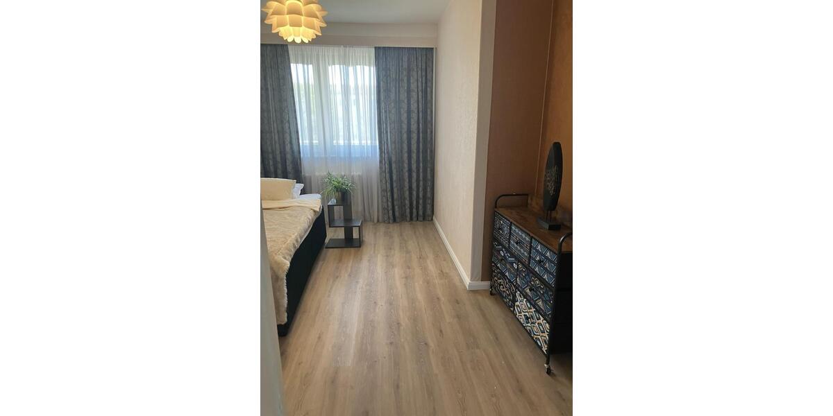 Dachgeschoßwohnung Berlin Spandau - 3 Zimmer, 82 m&sup2;, 1.350&euro; | Angebot:26660611