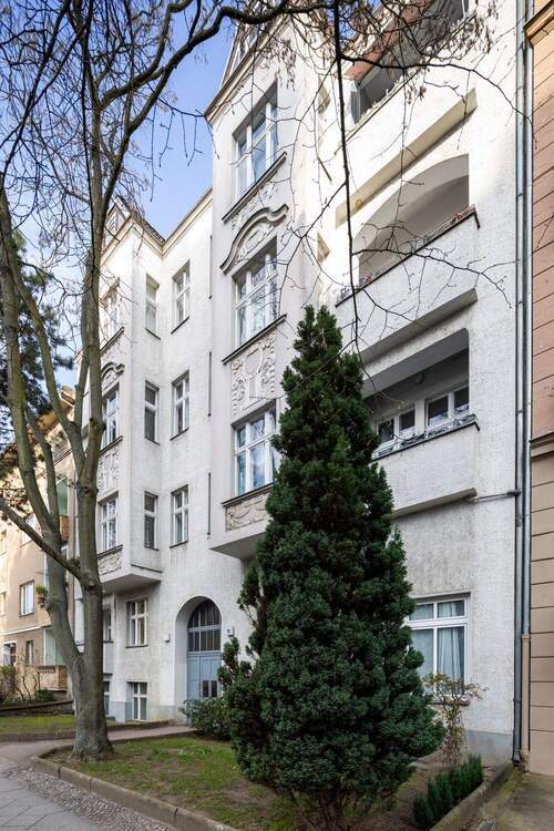 Gestalten Sie Ihr Traumzuhause - helle bezugsfreie 2-Zi.-AltbauWohnung mit Dielen und franz. Balkon!