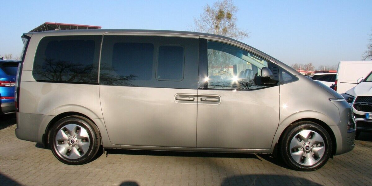 Hyundai Staria Prime 2.2CRDI 9-Sitzer ACC LED 24.308 km 39.980 &euro; Falkensee 14612