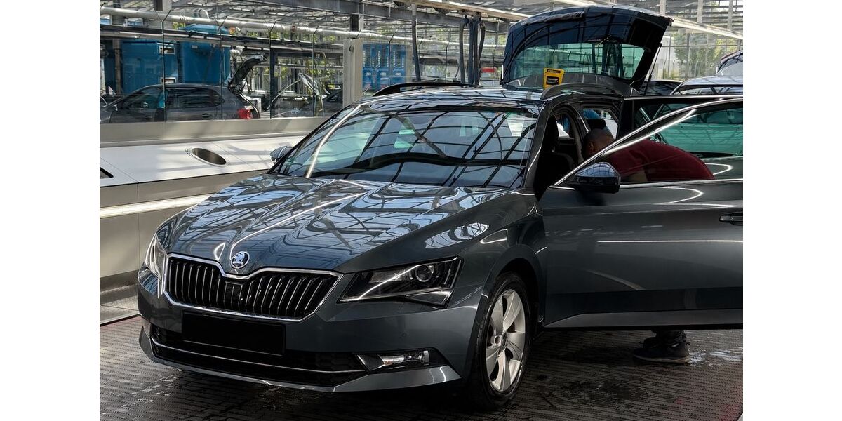 Skoda Superb 139.500 km 14.190 &euro; Berlin 12167