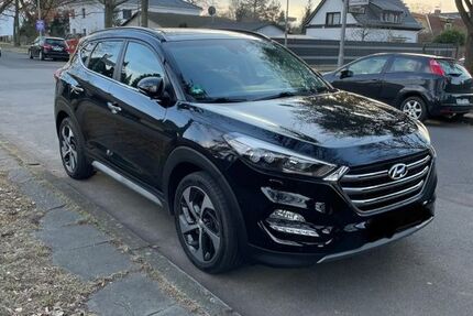 Hyundai TUCSON 93.000 km 16.200 &euro; Berlin 12357