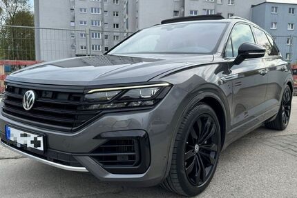 VW Touareg 281.929 km 30.699 &euro; Berlin 13055