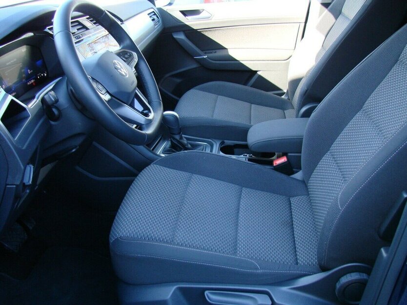 VW Touran 1.5TSI Comfortline 7-Sitzer ACC Standheizun 18.601 km 32.480 € Falkensee 14612