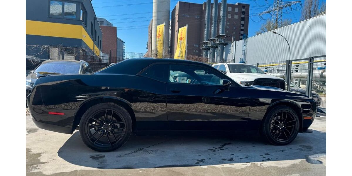 Dodge Challenger 60.500 km 28.999 &euro; Berlin 13599