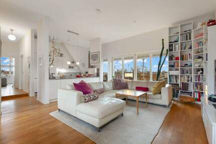 Dachgeschossjuwel in ruhiger Oase in Spandau mit zwei Stellplätzen inklusive 3 zimmer