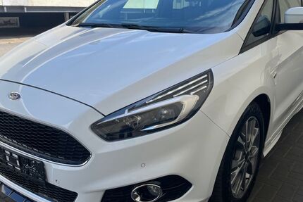 Ford S-Max 157.000 km 16.900 &euro; Berlin 12057