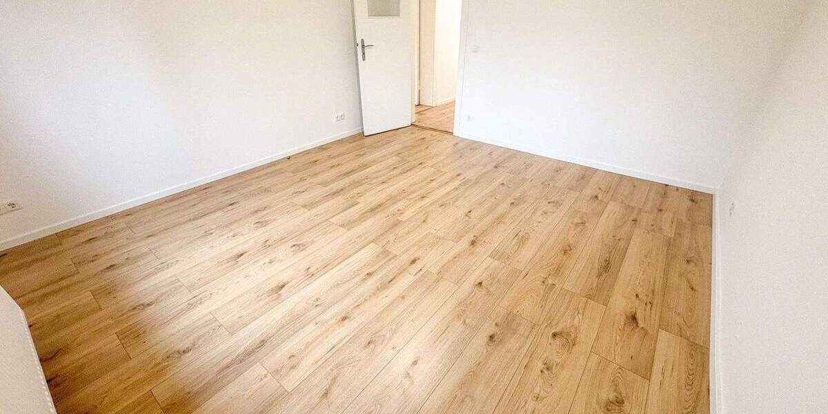 Etagenwohnung Berlin Borsigwalde - 3 Zimmer, 83 m&sup2;, 1.550&euro; | Angebot:25779082
