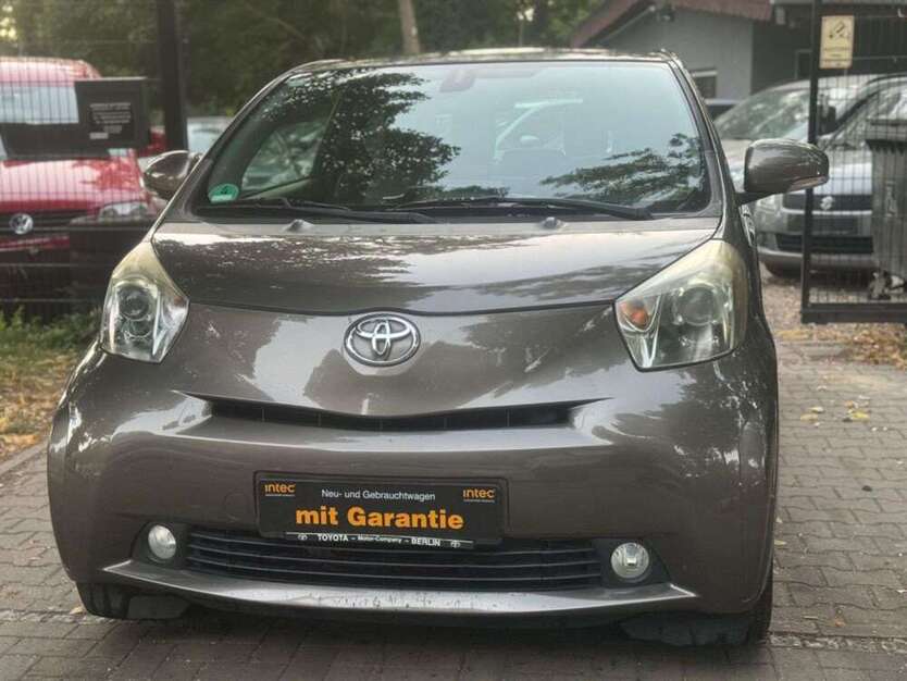 iQ