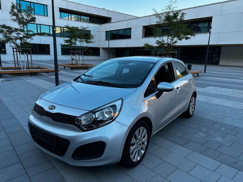 Kia Rio 140.000 km 4.900 € Berlin 12349