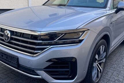 VW Touareg 148.600 km 33.700 &euro; Berlin 12057