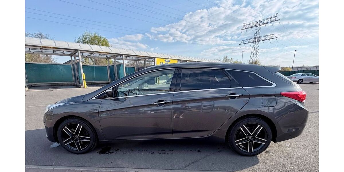 Hyundai i40 94.500 km 10.400 &euro; Berlin 13156