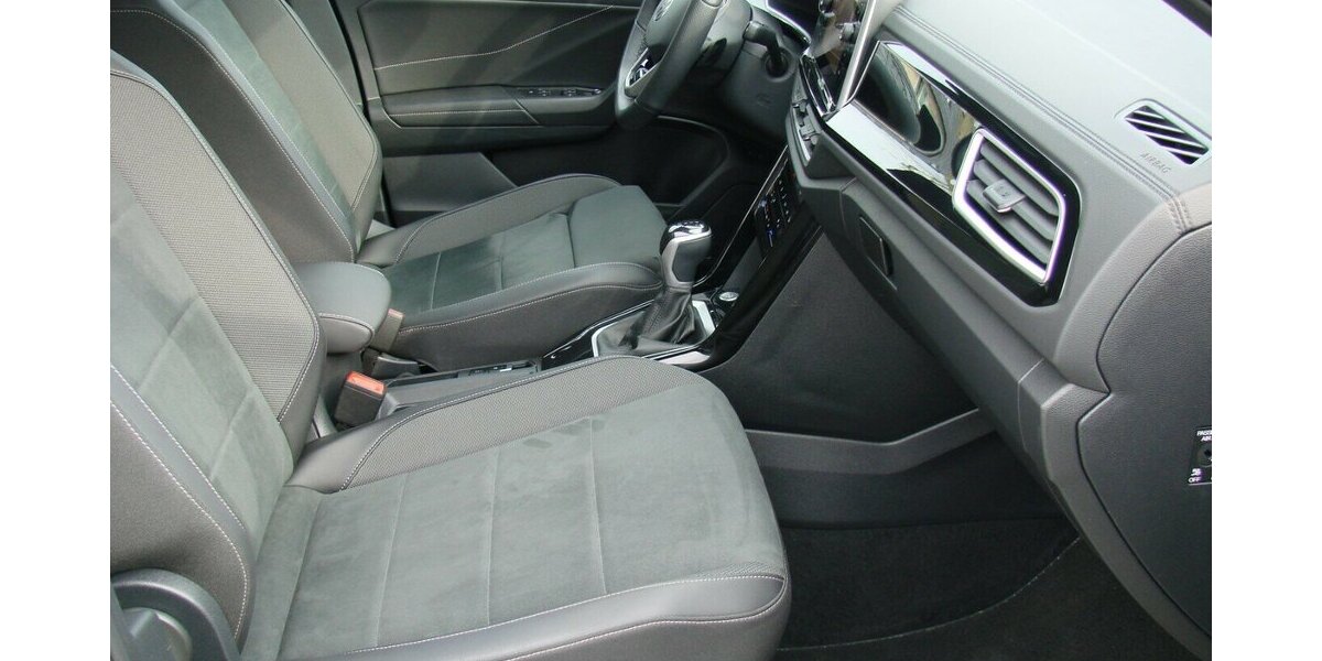 VW T-Roc 1.5TSi R-Line BMT IQ-Light ACC AHK Digital C 11.011 km 29.980 &euro; Falkensee 14612