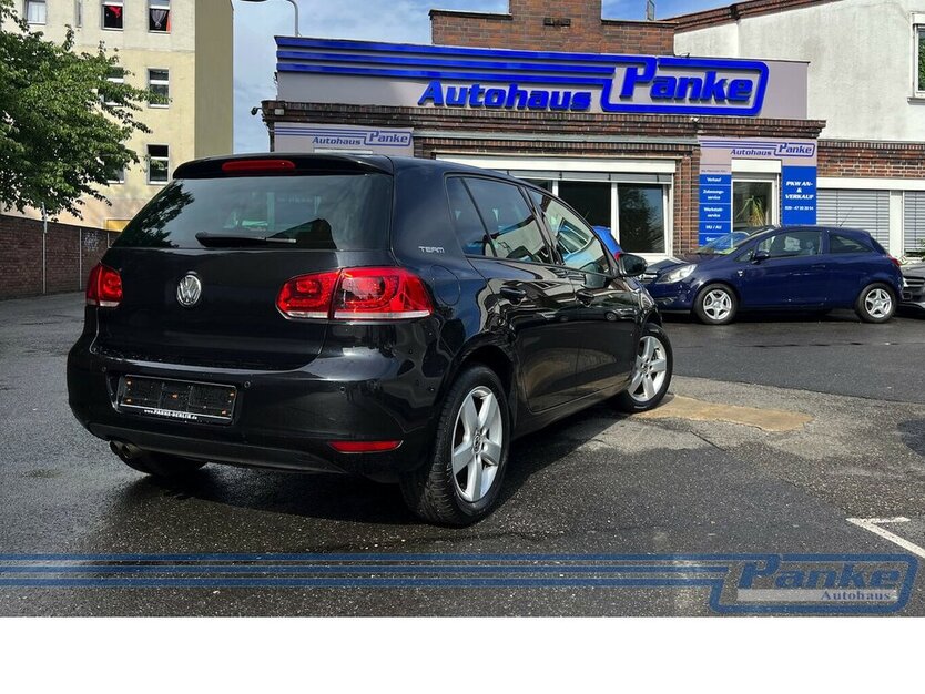 VW Golf VI Team Lim*SHZ*Klima*PDC*Tempo* 206.982 km 4.990 € Berlin 13187