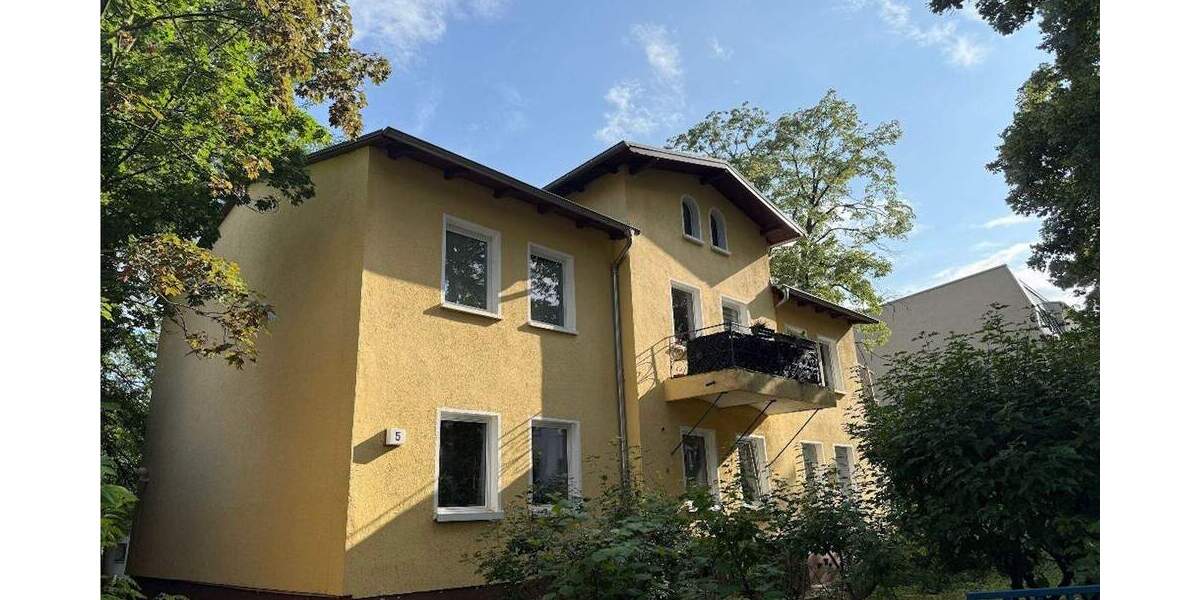 Investment mit Seele in Adlershof - Mehrfamilienhaus mit zusätzlichem Baugrundstück für ZFH 9 zimmer