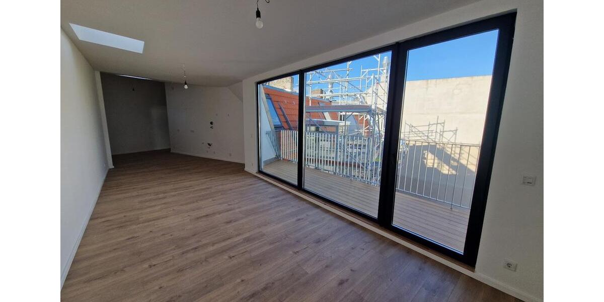 Dachgeschoßwohnung Berlin Mitte - 4 Zimmer, 122 m&sup2;, 2.001&euro; | Angebot:23317054