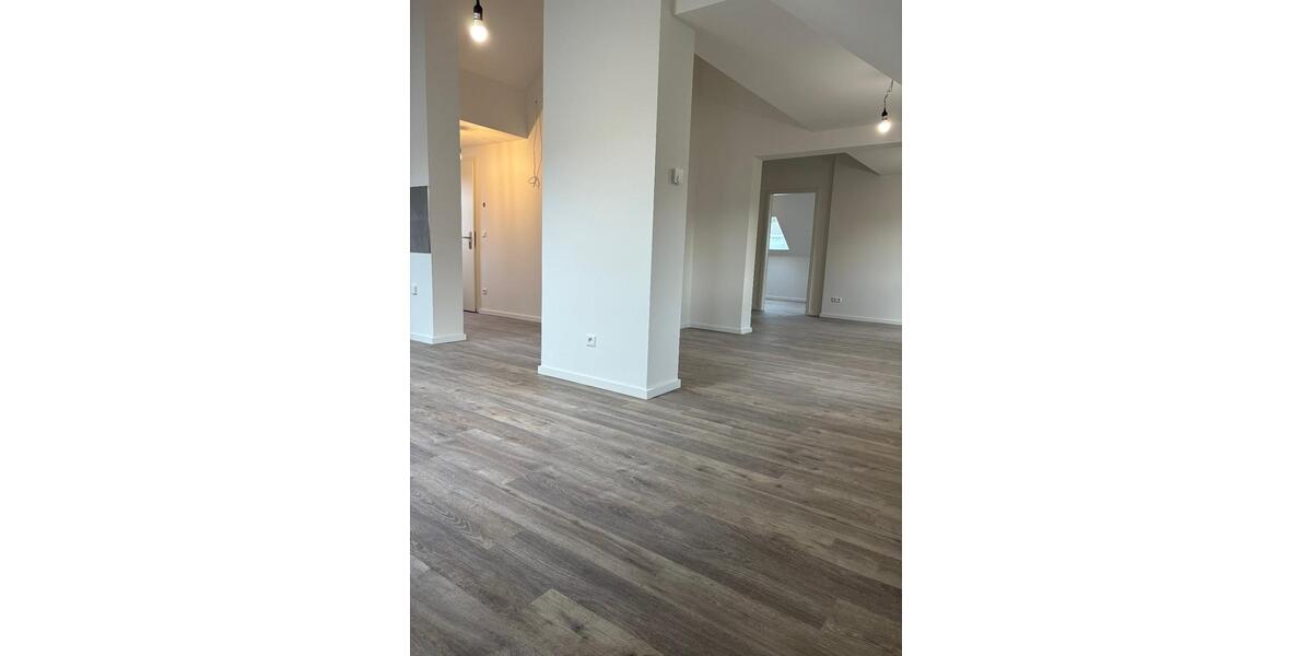 Dachgeschoßwohnung Berlin Reinickendorf - 2 Zimmer, 70 m&sup2;, 1.245&euro; | Angebot:26618728