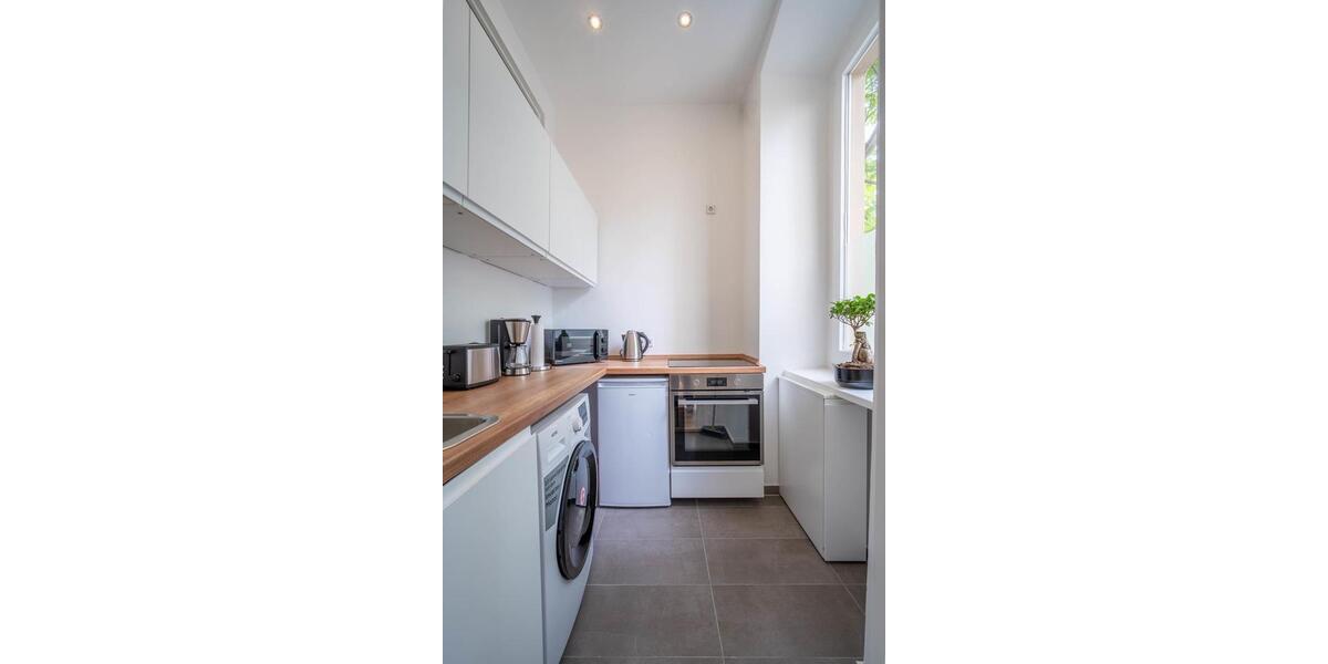 Erdgeschoßwohnung Berlin Charlottenburg-Wilmersdorf - 1 Zimmer, 40 m&sup2;, 1.300&euro; | Angebot:25993619