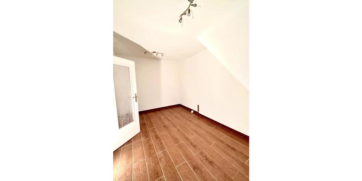 Etagenwohnung Berlin Spandau - 5 Zimmer, 150 m&sup2;, 1.950&euro; | Angebot:25050296