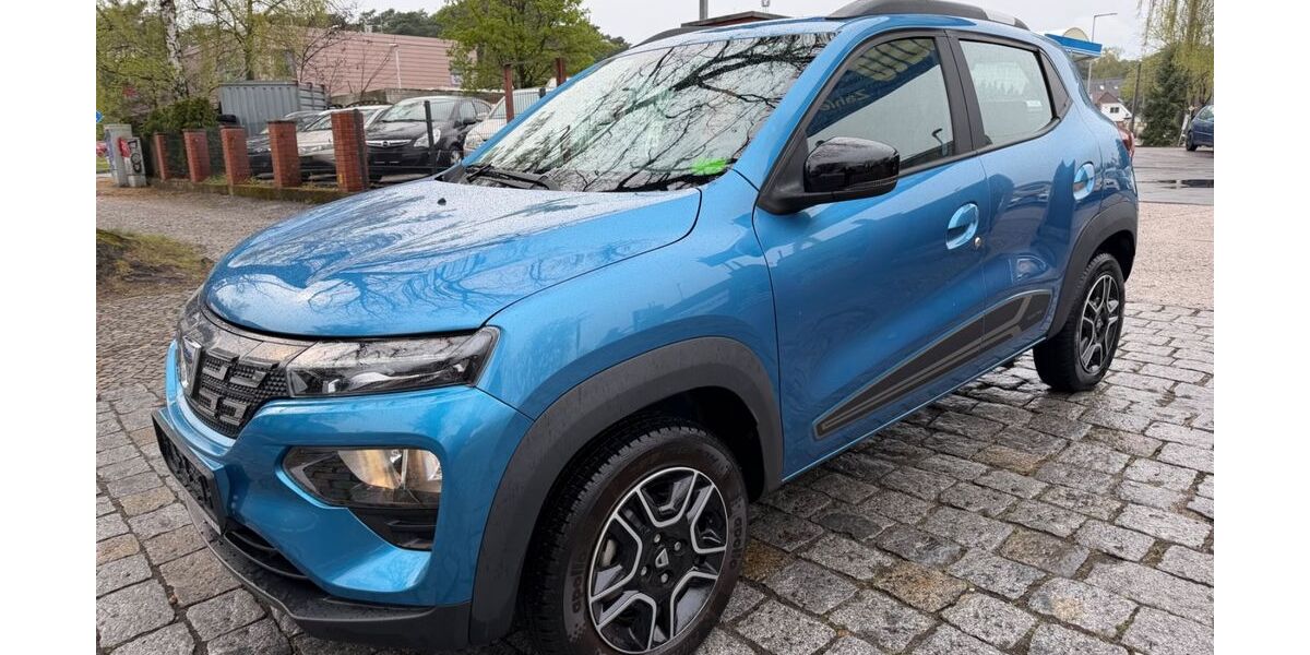 Dacia Spring 14.500 km 9.999 &euro; berlin 12527