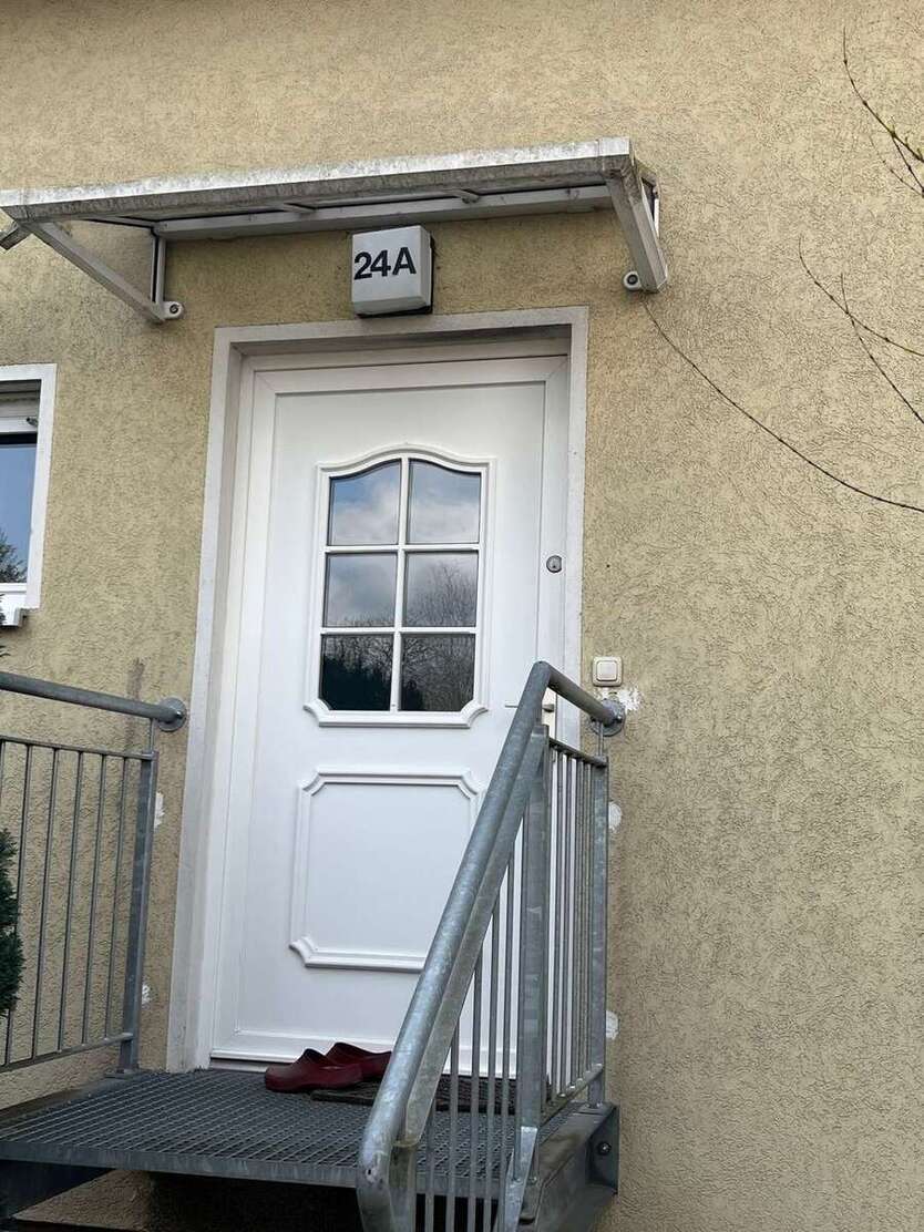 Leerstehendes Reihenendhaus: 100m² groß + ruhig im Grünen gelegen, Falkensee, nahe Potsdam + Berlin 4 zimmer