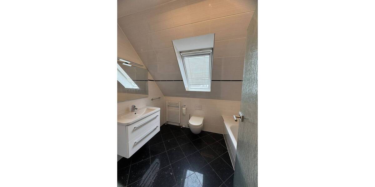 Einfamilienhaus Berlin Kladow - 7 Zimmer, 200 m&sup2;, 2.990&euro; | Angebot:23944546