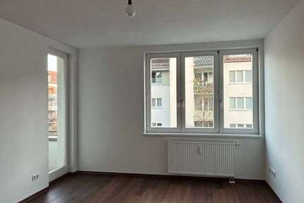 Wohnung zum Mieten in Berlin 1.069 € 73.52 m² 3 zimmer