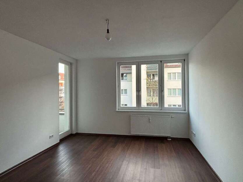 Wohnung zum Mieten in Berlin 1.069 € 73.52 m² 3 zimmer