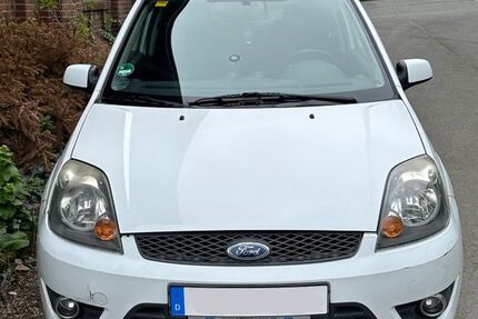 Ford Fiesta 113.000 km 2.500 &euro; Berlin 10709