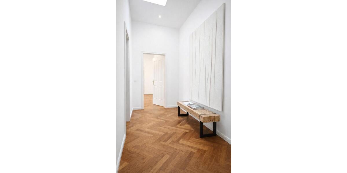 Dachgeschoßwohnung Berlin Tempelhof-Schöneberg - 4 Zimmer, 122 m&sup2;, 2.200&euro; | Angebot:25959592