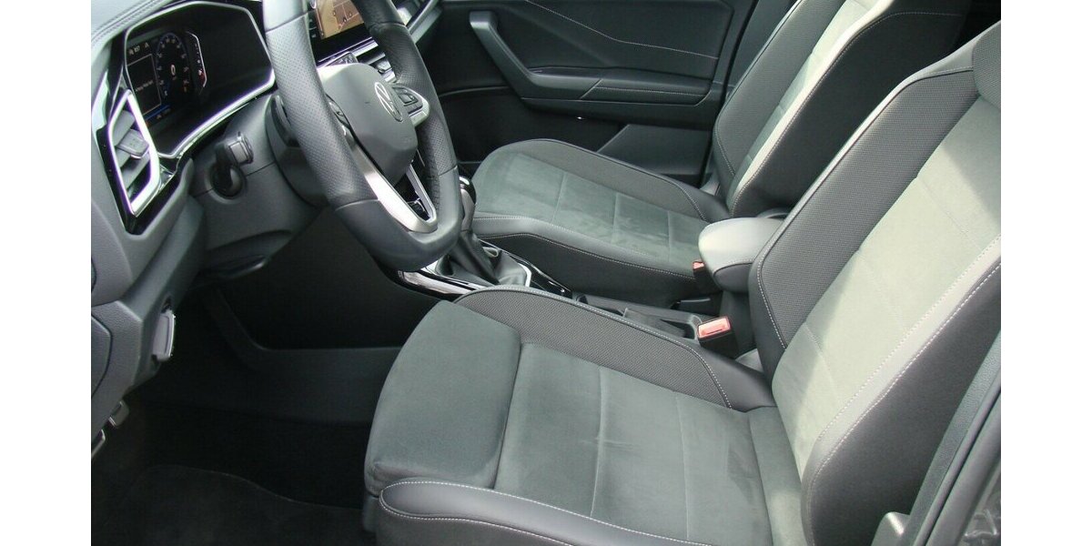 VW T-Roc 1.5TSi R-Line BMT IQ-Light ACC AHK Digital C 11.011 km 29.980 &euro; Falkensee 14612